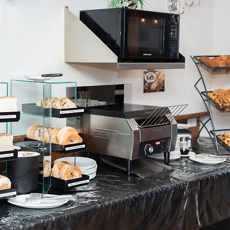 Hotel Le Floral Sherbrooke Eksteriør billede